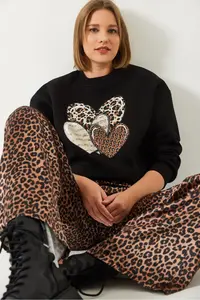 Bianco Lucci Women Leopard Three Hearts Printed Sweatshirt - Image 5