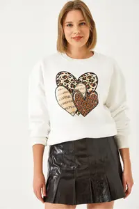 Bianco Lucci Women Leopard Three Hearts Printed Sweatshirt - Image 3