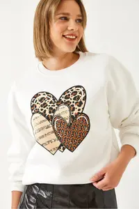 Bianco Lucci Women Leopard Three Hearts Printed Sweatshirt - Image 4