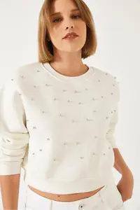 Bianco Lucci Women's Crew Neck Front Pearl Embroidered Three Thread Raised Sweatshirt - Image 6