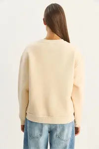 Bianco Lucci Women's Crew Neck Butterfly Accessory Stone Embroidered Three Thread Chassis Sweatshirt - Image 7
