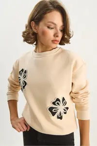 Bianco Lucci Women's Crew Neck Floral Embroidered Three Thread Ribbon Sweatshirt - Image 2
