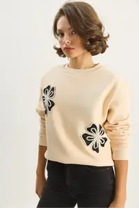Bianco Lucci Women's Crew Neck Floral Embroidered Three Thread Ribbon Sweatshirt - Image 4