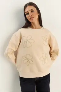 Bianco Lucci Women's Floral EVA Embroidery Three Thread Raised Sweatshirt - Image 3
