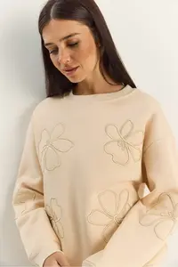 Bianco Lucci Women's Floral EVA Embroidery Three Thread Raised Sweatshirt - Image 5