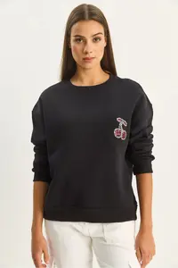 Bianco Lucci Women's Crew Neck Cherry Stone Embroidered Three Thread Raised Sweatshirt - Image 7