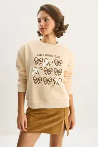 Bianco Lucci Women's Bow Embroidered Ribbon Accessory Three Thread Ribbon Sweatshirt - Image 2
