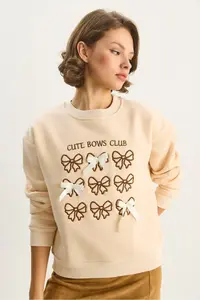 Bianco Lucci Women's Bow Embroidered Ribbon Accessory Three Thread Ribbon Sweatshirt - Image 5