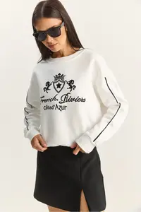 Bianco Lucci Women's Crew Neck Embroidered Three Thread Raised Sweatshirt - Image 5