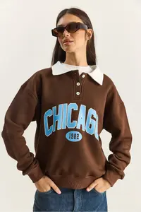 Bianco Lucci Women's Polo Shirt Neck Chicago Printed Three Thread Raised Sweatshirt - Image 3