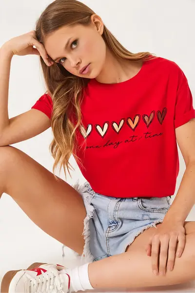 Bianco Lucci Women's Short Sleeve Colorful Heart Printed Basic T-Shirt