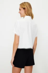 TRENDYOLMİLLA Ecru Short Sleeve Crop Lace Cupra Material Weaving Shirt - Image 6