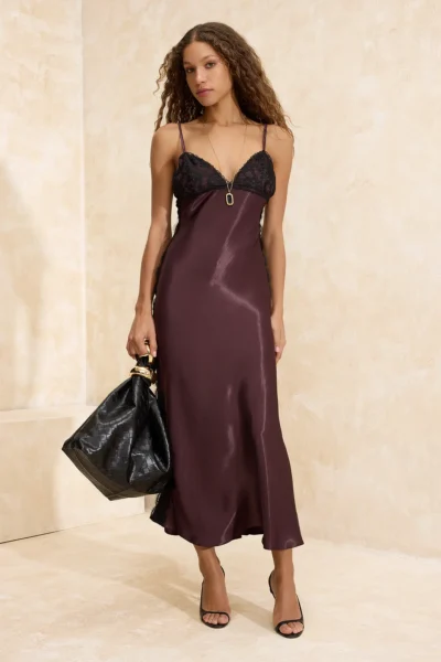 TRENDYOLMİLLA Brown Lace Detailed Weaving Satin Maxi Elegant/Evening Dress