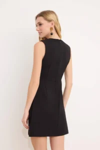 TRENDYOLMİLLA Wardrope Essentials Black Plain Sleeveless V-neck Mini Flexible Weaving Dress - Image 4