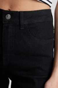 DeFacto Normal Waist Folded Leg Basic Straight Jean Shorts A1958ax24sm - Image 5