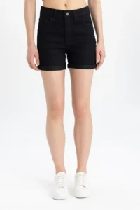 DeFacto Normal Waist Folded Leg Basic Straight Jean Shorts A1959ax24sm