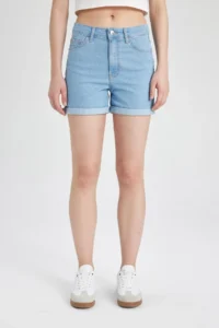 DeFacto Normal Waist Folded Leg Basic Straight Jean Shorts A1959ax24sm
