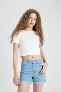 DeFacto Normal Waist Folded Leg Basic Straight Jean Shorts A1959ax24sm - Image 4