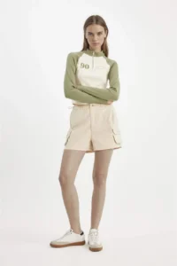 DeFacto 100% Cotton Regular Fit Normal Waist Short Leg Gabardine Shorts - Image 2