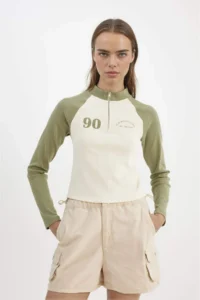 DeFacto 100% Cotton Regular Fit Normal Waist Short Leg Gabardine Shorts - Image 3