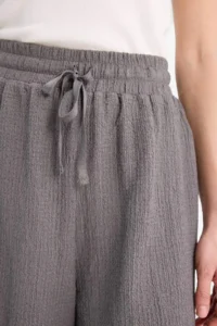 DeFacto Loose Fit Crepe Shorts - Image 5