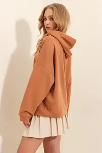 Trend Alaçatı Stili Caramel Hooded 3 Thread Thick Sweatshirt with Kangaroo Pocket - Image 4