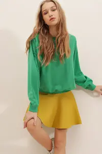 Trend Alaçatı Stili Women's Dark Green Crew Neck Oversized Basic Sweatshirt - Image 3