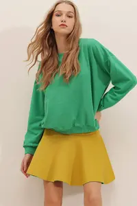 Trend Alaçatı Stili Women's Dark Green Crew Neck Oversized Basic Sweatshirt - Image 5