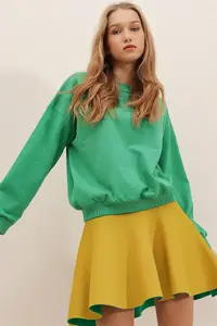 Trend Alaçatı Stili Women's Dark Green Crew Neck Oversized Basic Sweatshirt - Image 6