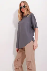 Trend Alaçatı Stili Women's Anthracite Crew Neck Oval Cut Modal T-Shirt - Image 2