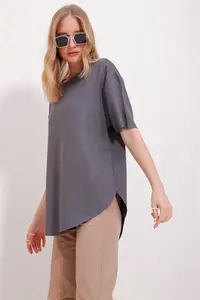 Trend Alaçatı Stili Women's Anthracite Crew Neck Oval Cut Modal T-Shirt - Image 4