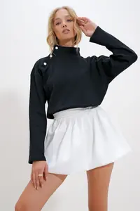 Trend Alaçatı Stili Women's Black Stand-Up Collar Snap Closure Sweatshirt - Image 2