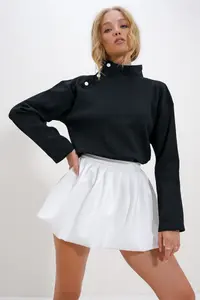 Trend Alaçatı Stili Women's Black Stand-Up Collar Snap Closure Sweatshirt - Image 4