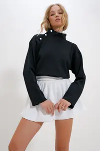 Trend Alaçatı Stili Women's Black Stand-Up Collar Snap Closure Sweatshirt - Image 5