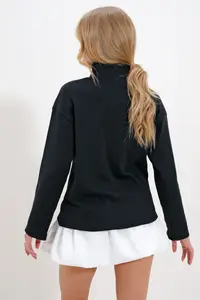 Trend Alaçatı Stili Women's Black Stand-Up Collar Snap Closure Sweatshirt - Image 6