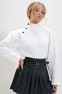 Trend Alaçatı Stili Women's White Stand-Up Collar Snap Closure Sweatshirt - Image 2