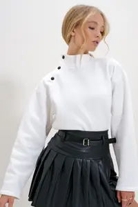 Trend Alaçatı Stili Women's White Stand-Up Collar Snap Closure Sweatshirt - Image 4