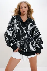 Trend Alaçatı Stili Women's Black-White Polo Shirt Neck Patterned Knitwear Sweatshirt - Image 4