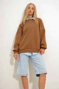 Trend Alaçatı Stili Women's Coffee Crew Neck Thick Oversized Sweatshirt - Image 4