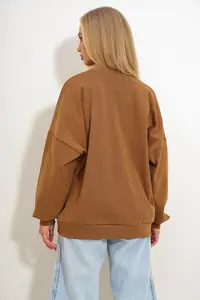 Trend Alaçatı Stili Women's Coffee Crew Neck Thick Oversized Sweatshirt - Image 6