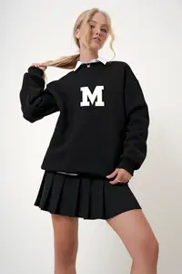 Trend Alaçatı Stili Women's Black Crew Neck Embroidered Oversized Sweatshirt - Image 4