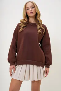 Trend Alaçatı Stili Women's Brown Crew Neck Raglan Sleeve Three Thread Rose Gold Basic Sweatshirt - Image 4