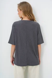 Trend Alaçatı Stili Women's Anthracite Crew Neck Textured Basic T-Shirt - Image 6