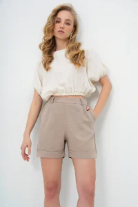 Trend Alaçatı Stili Women's Beige Double Pocket Double Leg Hidden Zipper Linen Shorts Alc-X13767 - Image 2