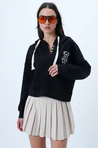 Trend Alaçatı Stili Women's Black Hooded Teddy Bear Embroidered Colorful Buttoned Cotton Sweatshirt - Image 4