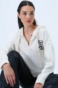 Trend Alaçatı Stili Women's Ecru Hooded Teddy Bear Embroidered Colorful Buttoned Cotton Sweatshirt