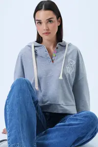 Trend Alaçatı Stili Women's Gray Hooded Teddy Bear Embroidered Colorful Buttoned Cotton Sweatshirt - Image 2