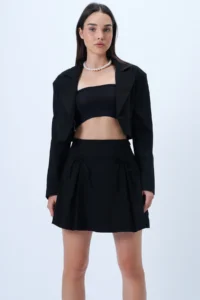 Trend Alaçatı Stili Women's Black Bow Detailed Pleated Hidden Zipper Woven Shorts Skirt - Image 3