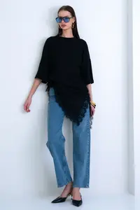 Trend Alaçatı Stili Black Oversized Lace Kombine T-Shirt - Image 2