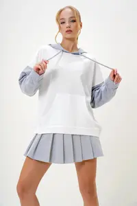 Trend Alaçatı Stili Women's Ecru Raised Color Blocked Oversized Hooded Sweatshirt - Image 3
